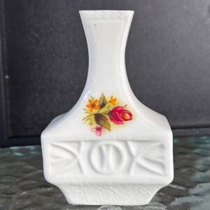 Royal Tara Fine Bone China Bud Vase Floral Made‎ in Ireland